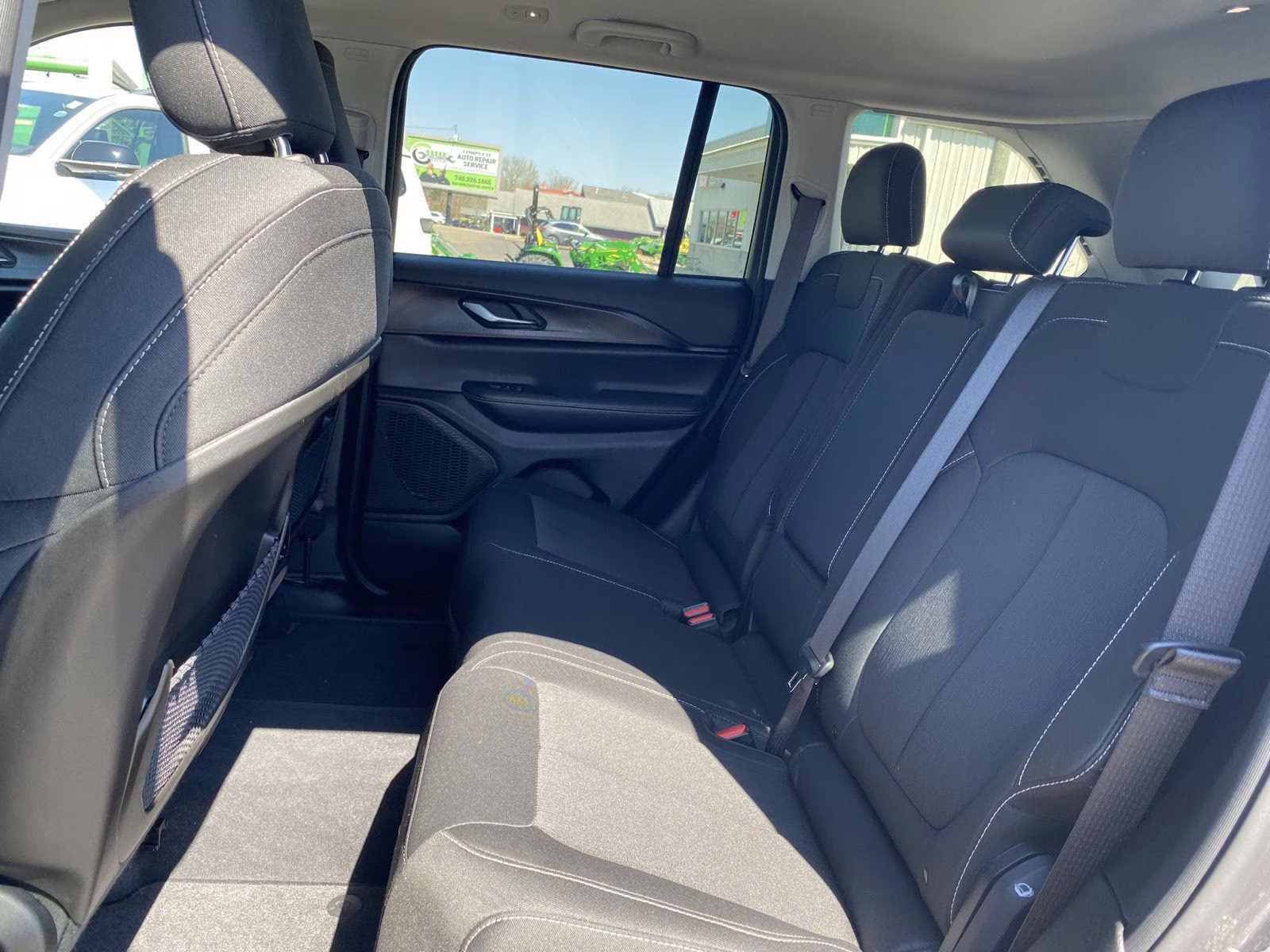 2023 Baltic Gray Metallic Clearcoat Jeep Grand Cherokee Laredo 4X4 SUV