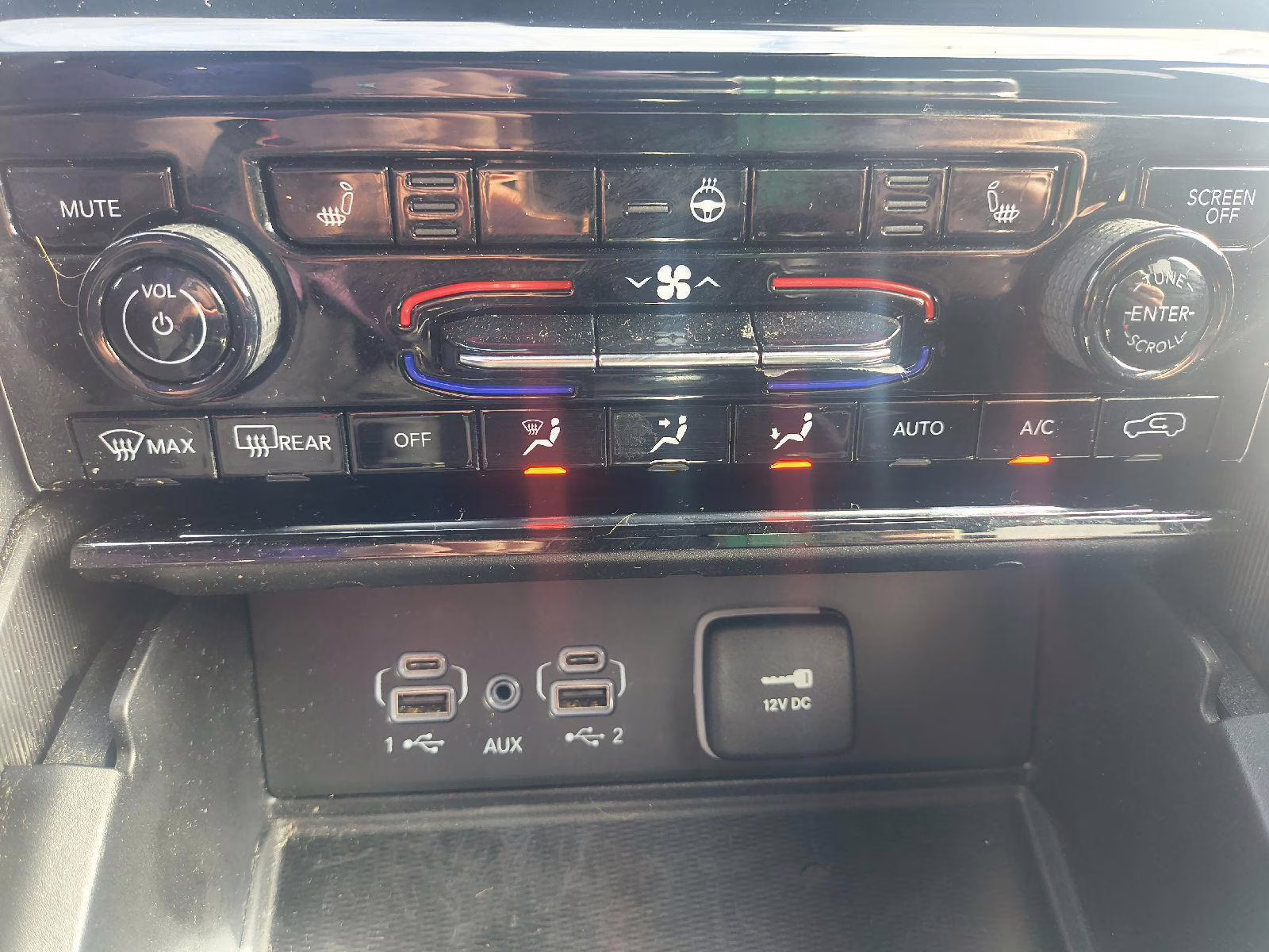 2024 Bright White Clearcoat Jeep Grand Cherokee L Altitude X 4X4 SUV