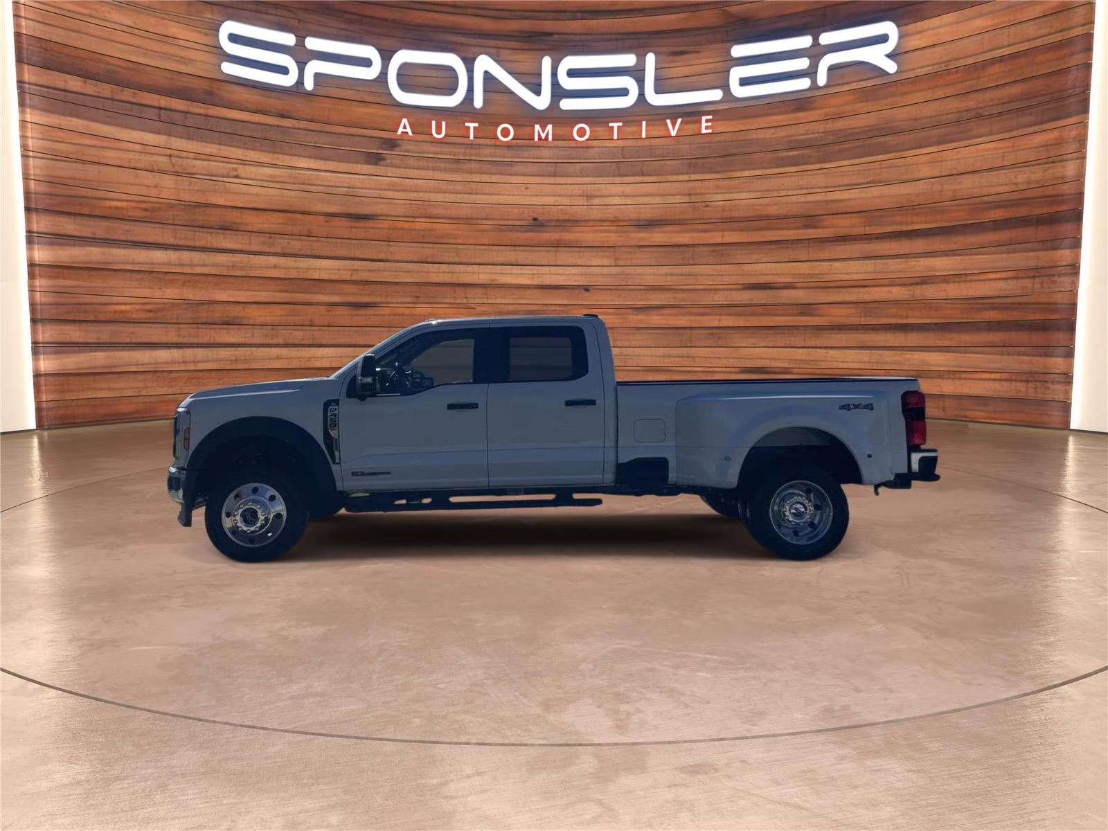 2026 Oxford White Ford Super Duty F-450 DRW XL 4X4 Truck