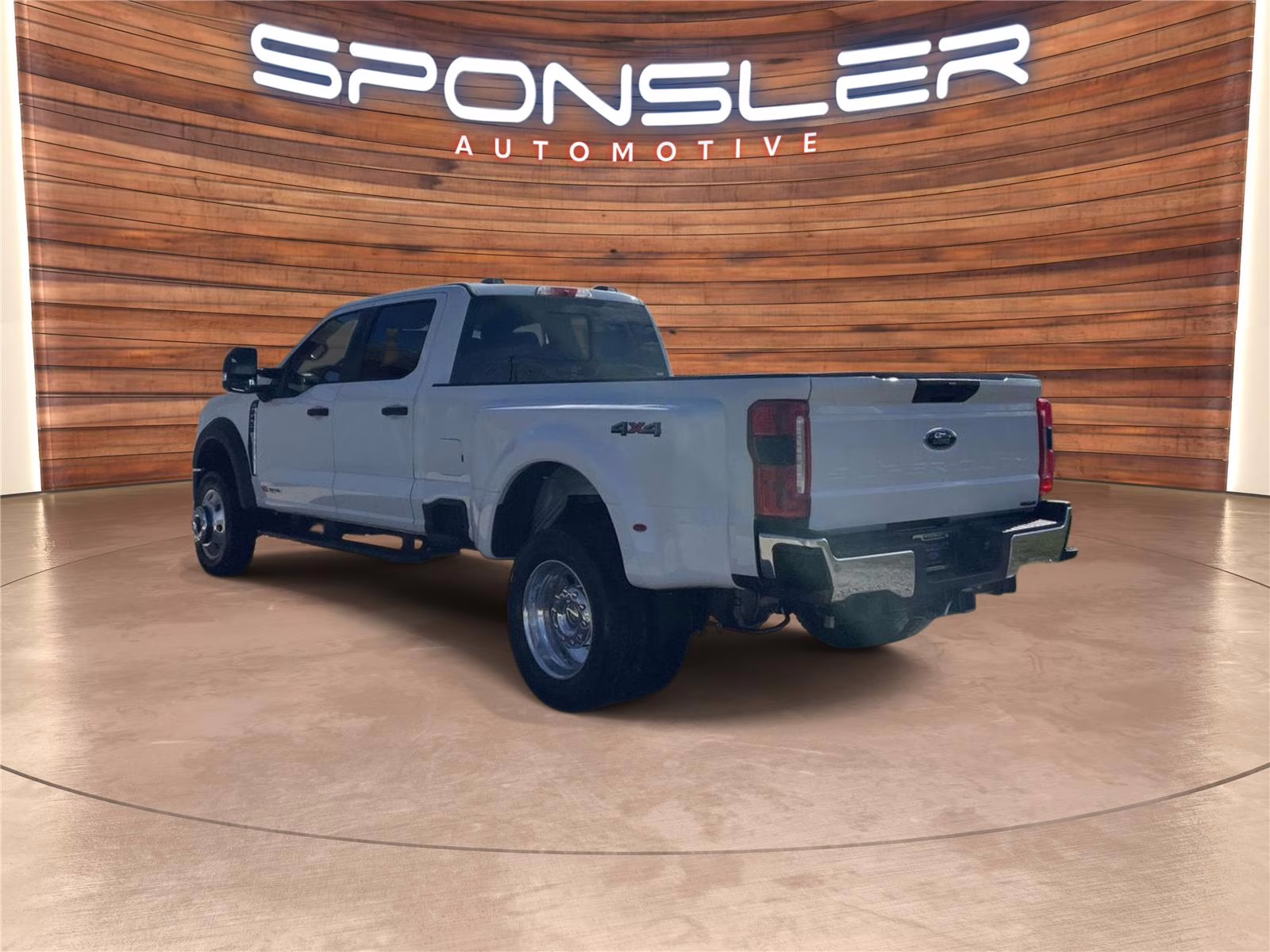 2026 Oxford White Ford Super Duty F-450 DRW XL 4X4 Truck