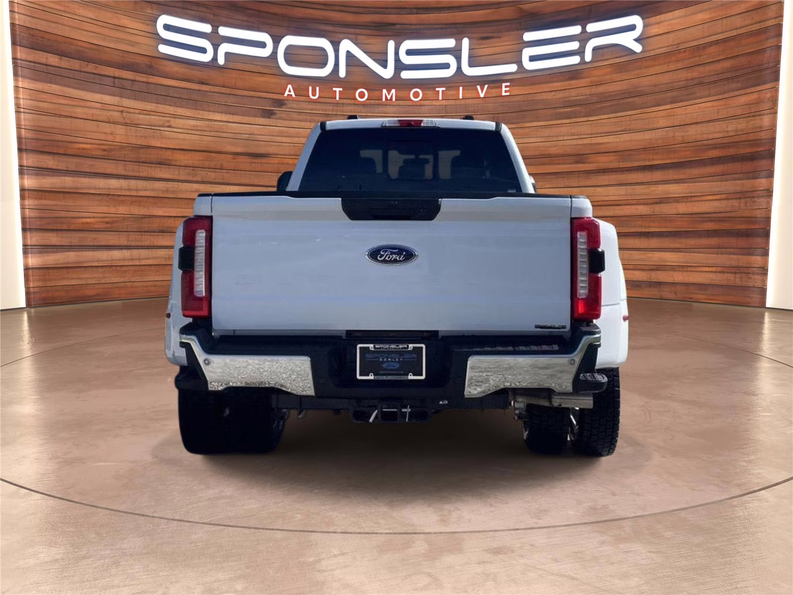 2026 Oxford White Ford Super Duty F-450 DRW XL 4X4 Truck