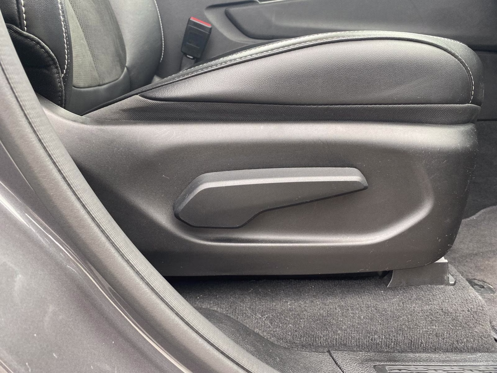 2022 Baltic Gray Metallic Clearcoat Jeep Grand Cherokee Altitude 4X4 SUV