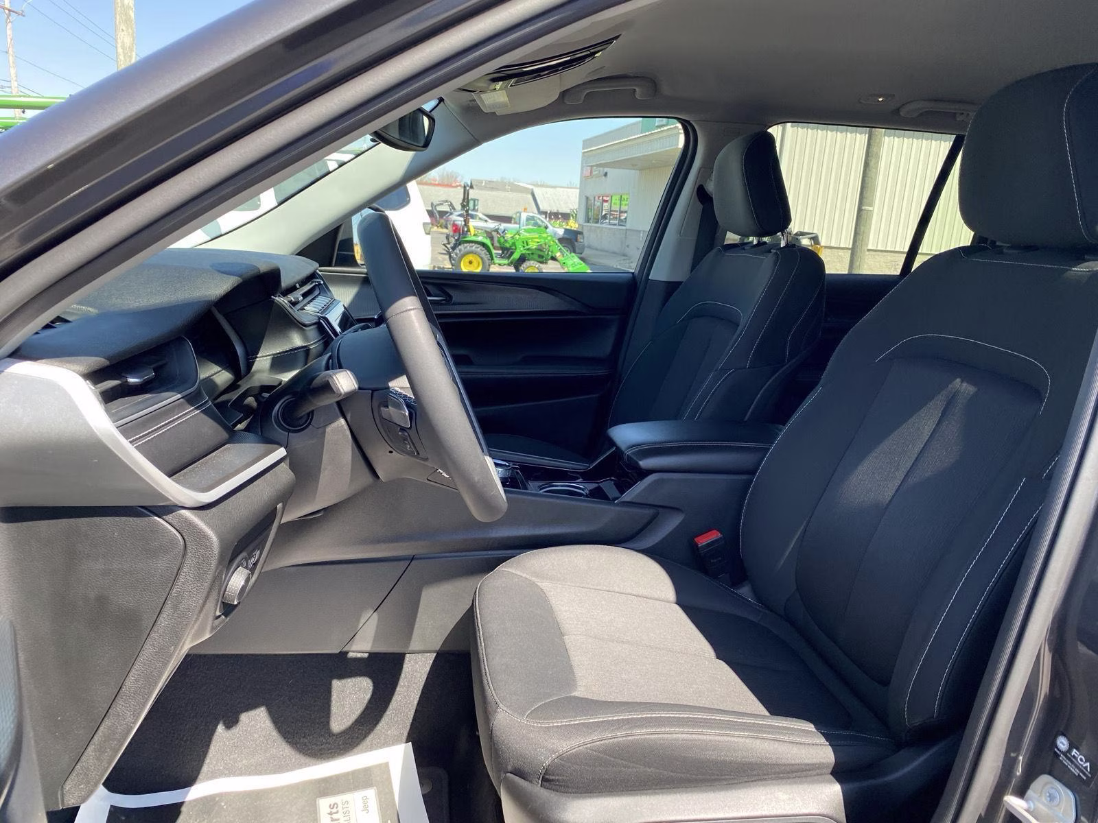 2023 Baltic Gray Metallic Clearcoat Jeep Grand Cherokee Laredo 4X4 SUV