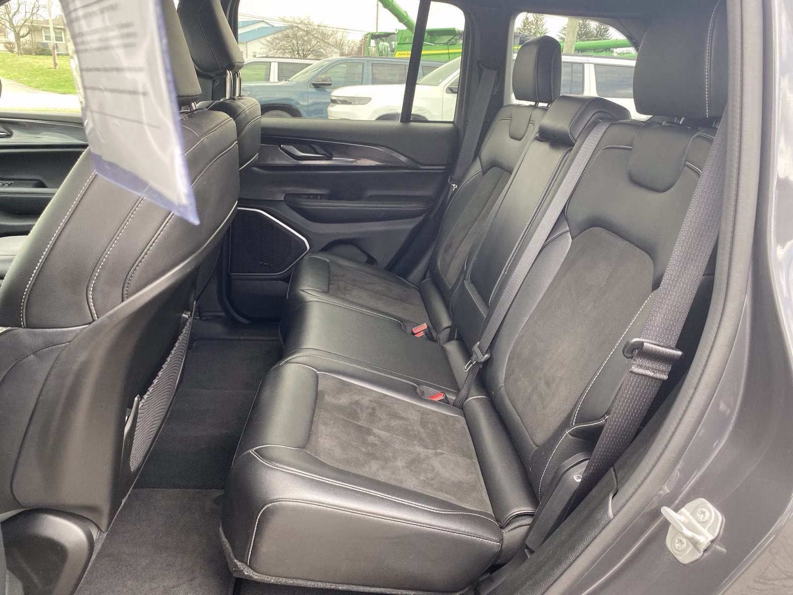 2022 Baltic Gray Metallic Clearcoat Jeep Grand Cherokee Altitude 4X4 SUV