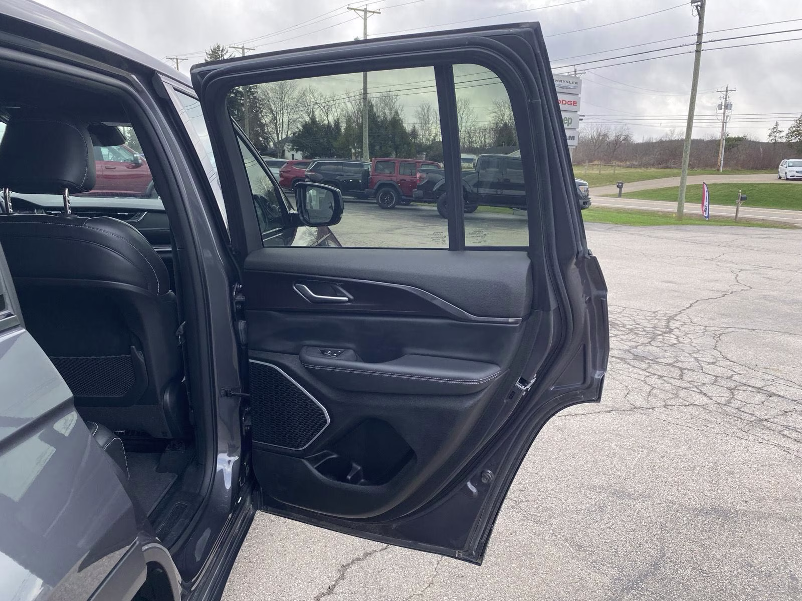 2022 Baltic Gray Metallic Clearcoat Jeep Grand Cherokee Altitude 4X4 SUV