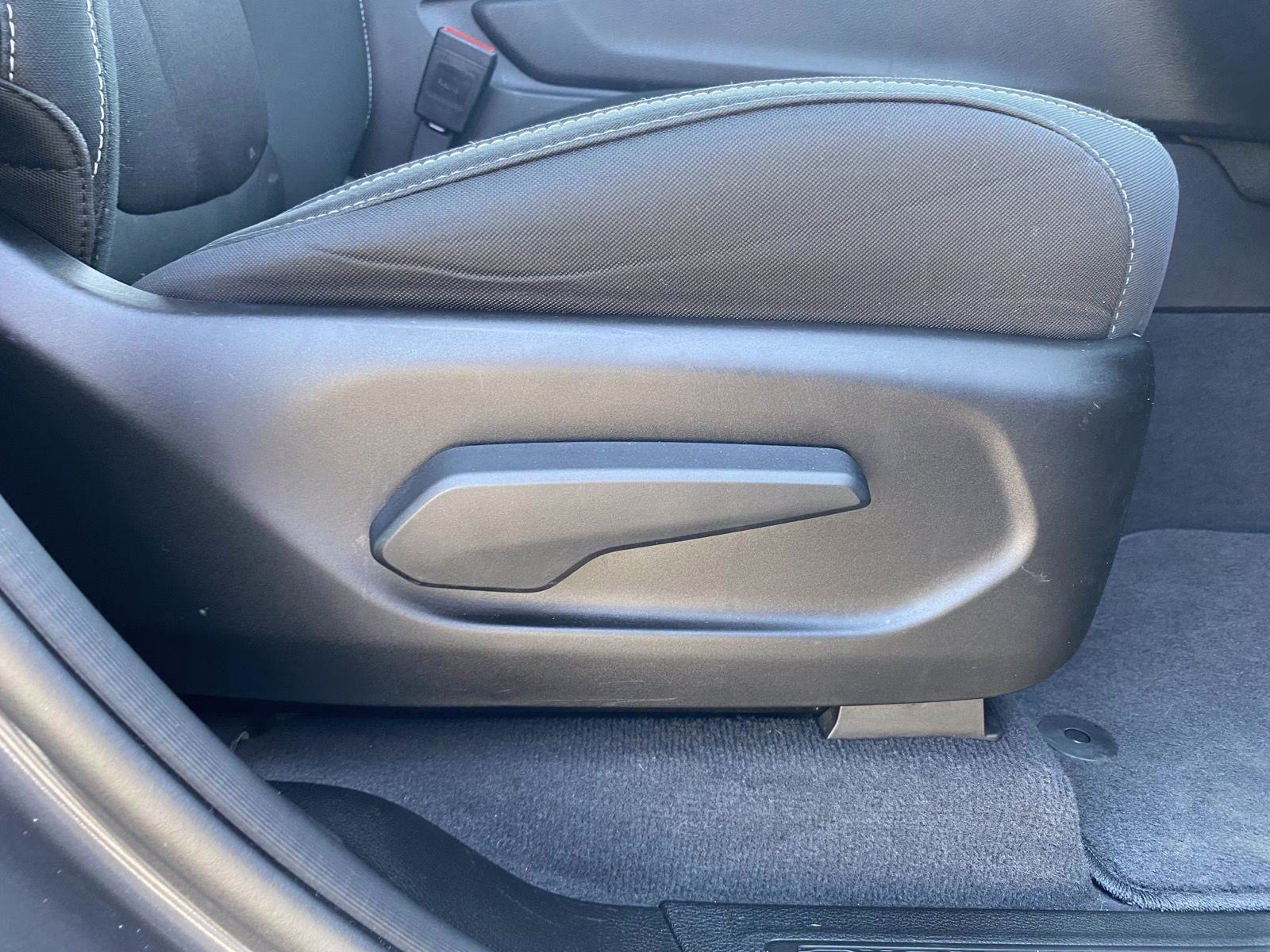 2023 Baltic Gray Metallic Clearcoat Jeep Grand Cherokee Laredo 4X4 SUV