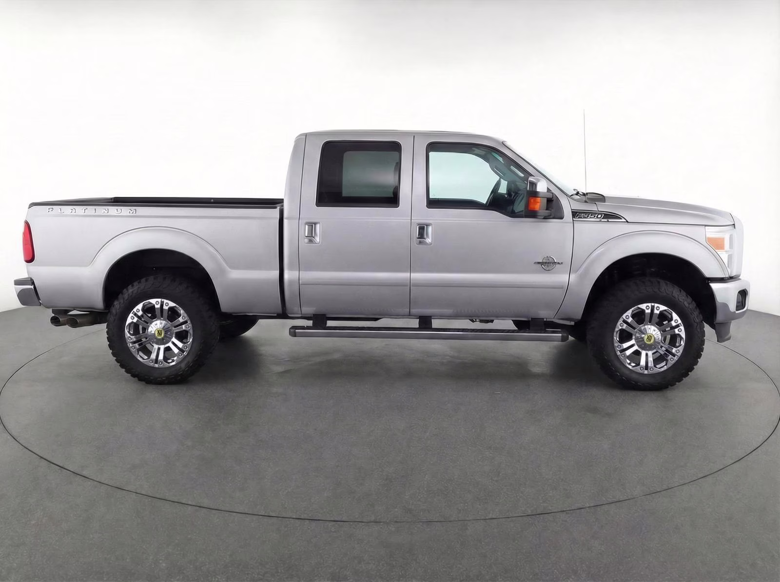 2016 Ingot Silver Metallic/Magnetic Ford Super Duty F-250 SRW Lariat 4X4 Truck