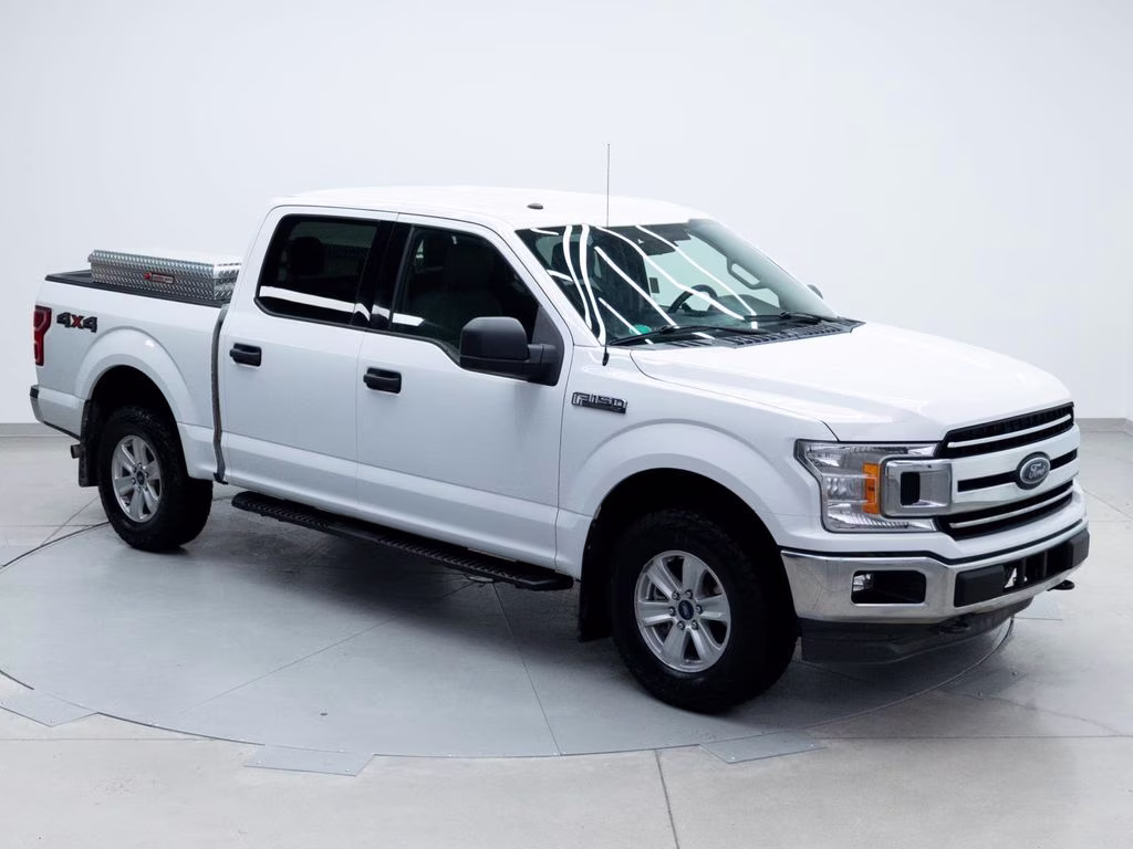 2018 Oxford White Ford F-150 XLT 4X4 Truck