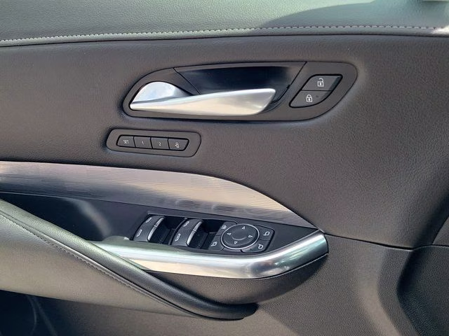 2025 Argent Silver Metallic Cadillac XT4 Premium Luxury FWD SUV