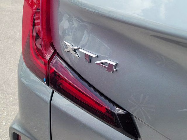 2025 Argent Silver Metallic Cadillac XT4 Premium Luxury FWD SUV