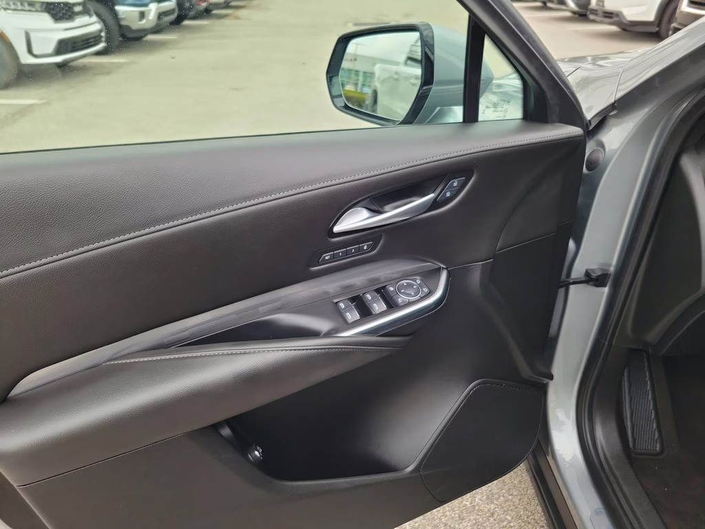 2025 Silver Metallic Cadillac XT4 Premium Luxury FWD SUV