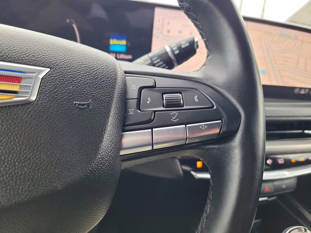 2025 Silver Metallic Cadillac XT4 Premium Luxury FWD SUV