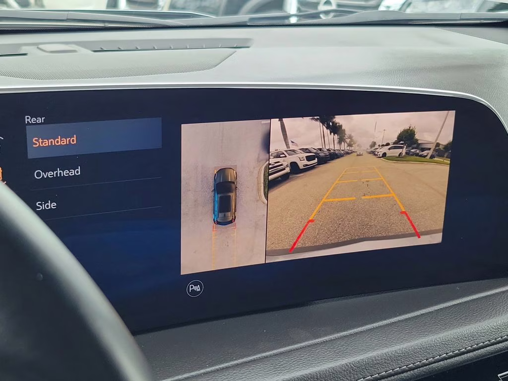 2025 Silver Metallic Cadillac XT4 Premium Luxury FWD SUV