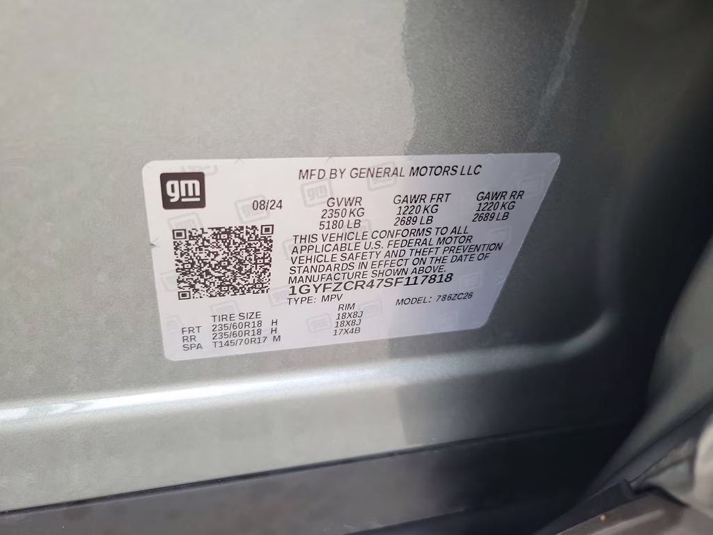 2025 Silver Metallic Cadillac XT4 Premium Luxury FWD SUV