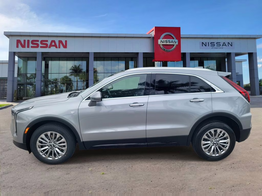 2025 Argent Silver Metallic Cadillac XT4 Premium Luxury FWD SUV