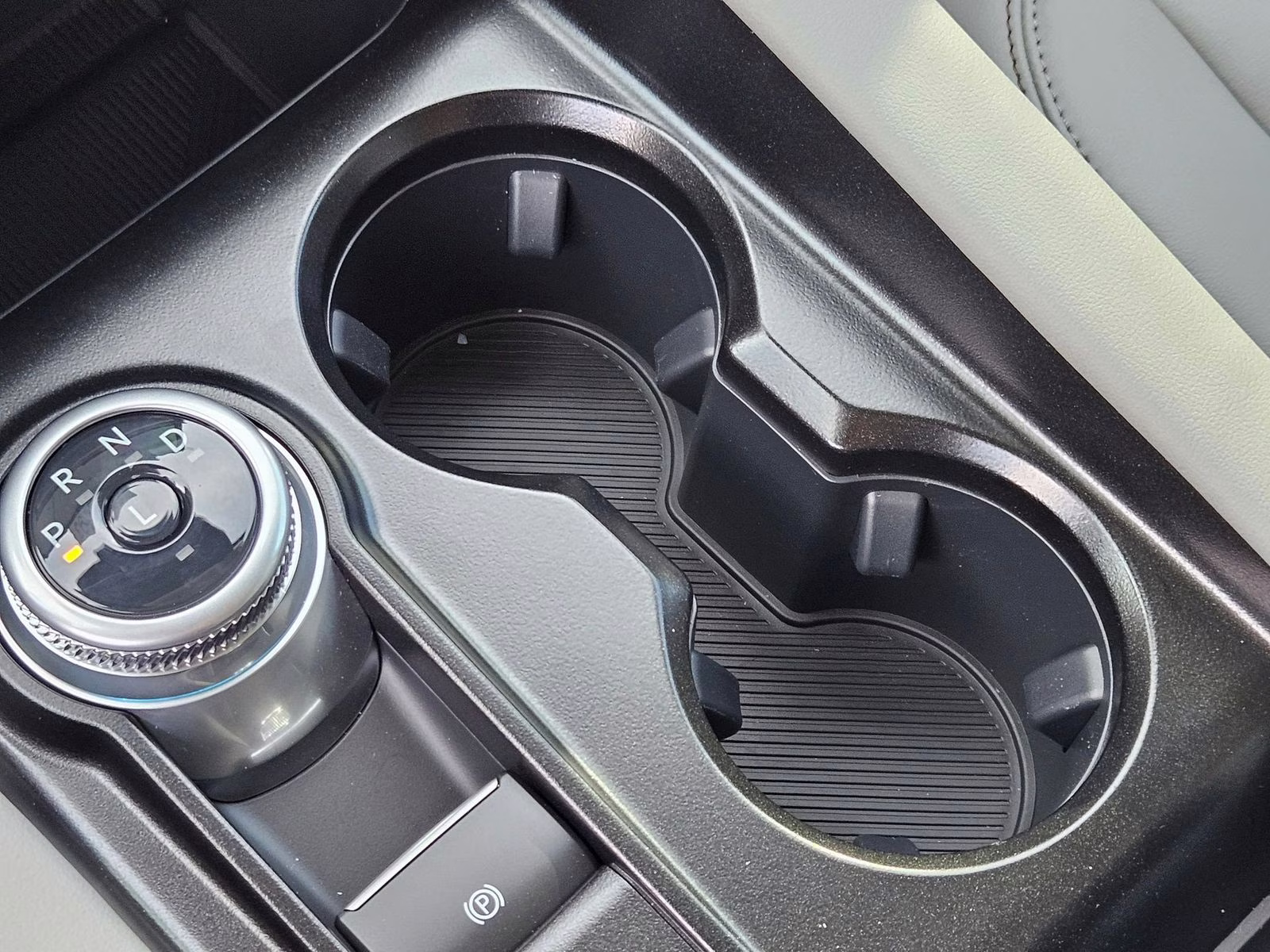 2026 White Metallic Ford Explorer Active 4X4 SUV