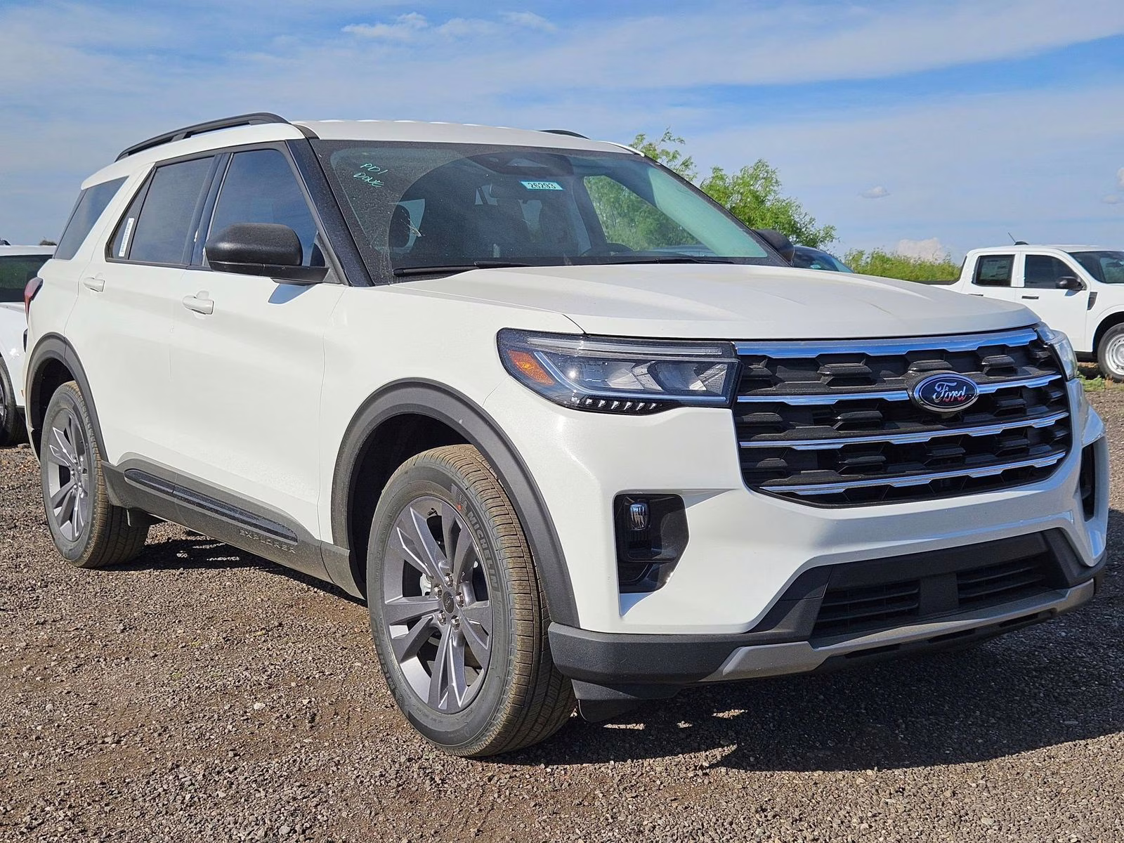 2026 White Metallic Ford Explorer Active 4X4 SUV