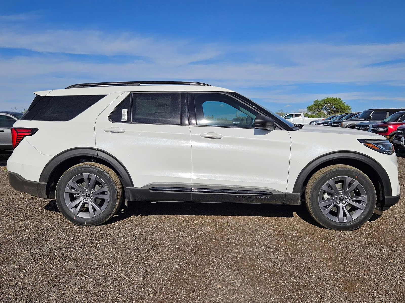2026 White Metallic Ford Explorer Active 4X4 SUV