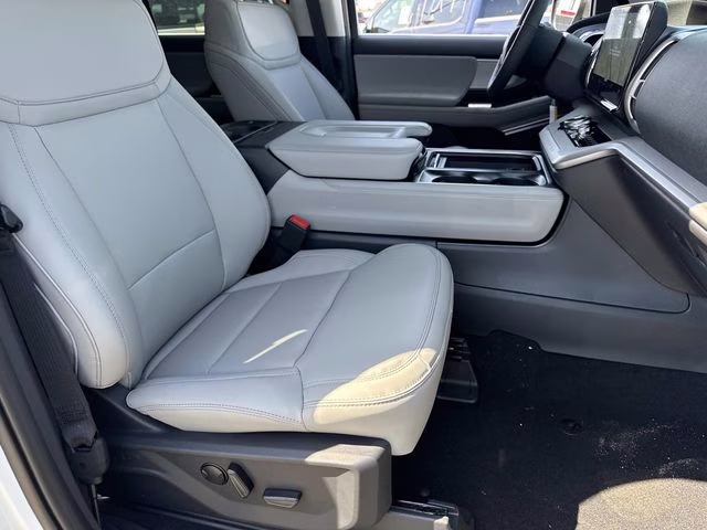 2026 Silver Metallic Ford Expedition Max Active RWD SUV