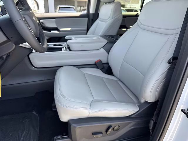 2026 Silver Metallic Ford Expedition Max Active RWD SUV