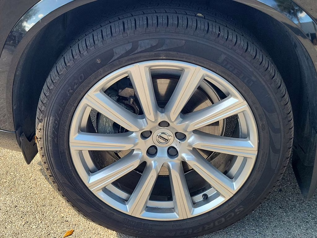 2021 Onyx Black Metallic Volvo XC90 R-Design AWD SUV