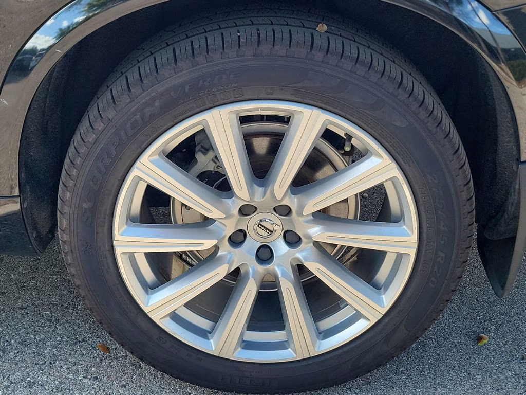 2021 Onyx Black Metallic Volvo XC90 R-Design AWD SUV