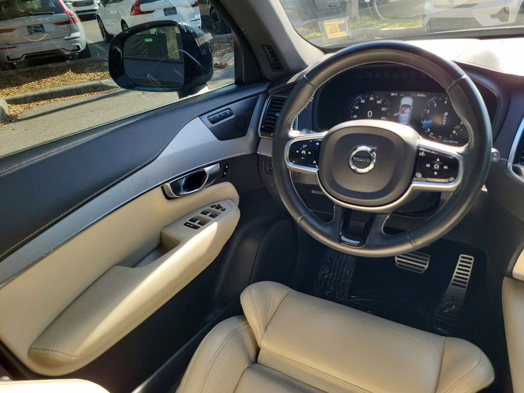 2021 Onyx Black Metallic Volvo XC90 R-Design AWD SUV