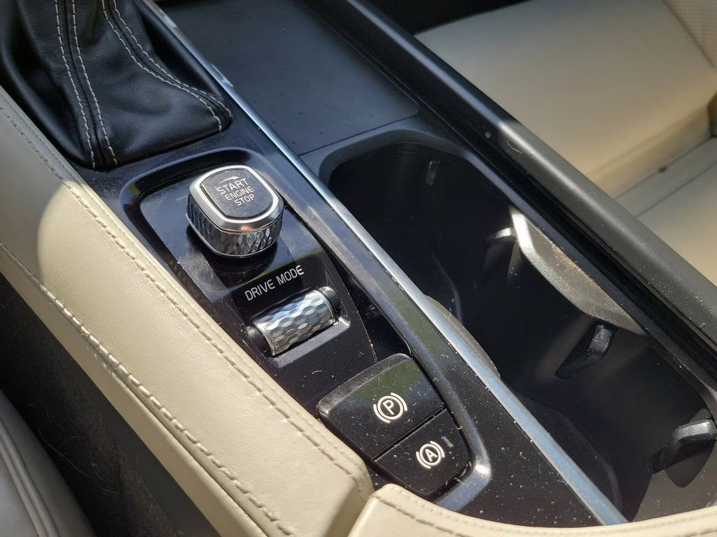 2021 Onyx Black Metallic Volvo XC90 R-Design AWD SUV