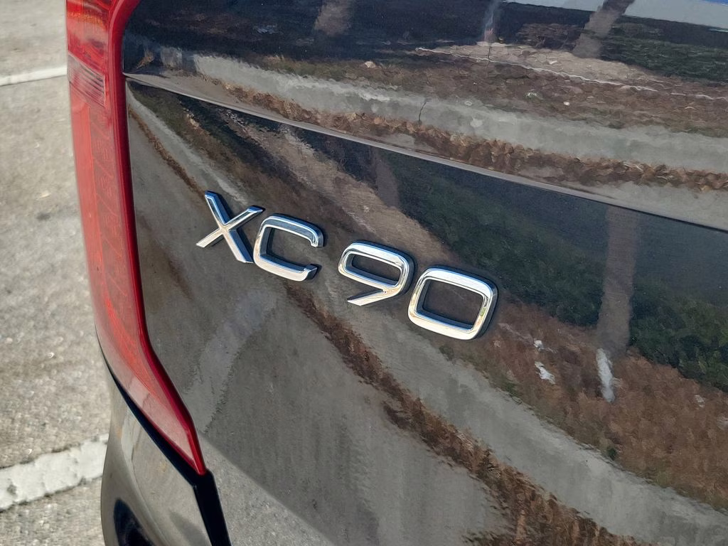 2021 Onyx Black Metallic Volvo XC90 R-Design AWD SUV