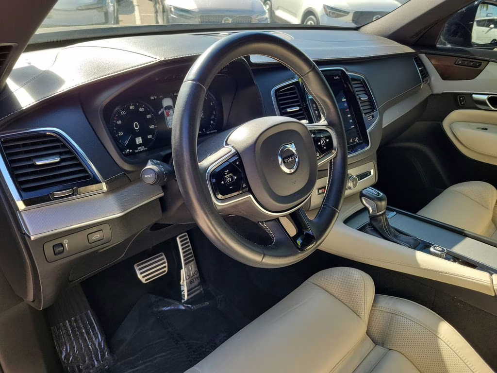 2021 Onyx Black Metallic Volvo XC90 R-Design AWD SUV