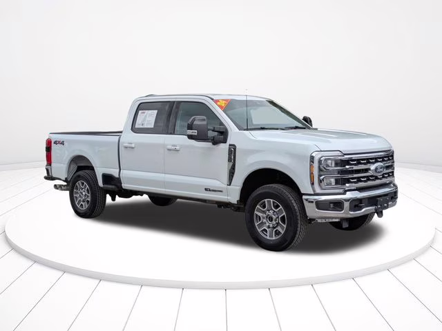 2024 Oxford White Ford Super Duty F-250 SRW Lariat 4X4 Truck