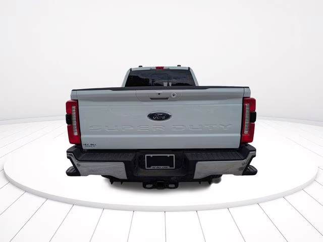 2024 Oxford White Ford Super Duty F-250 SRW Lariat 4X4 Truck