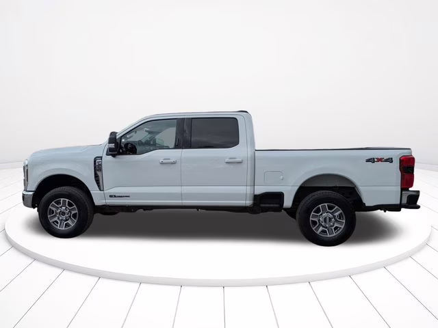 2024 Oxford White Ford Super Duty F-250 SRW Lariat 4X4 Truck