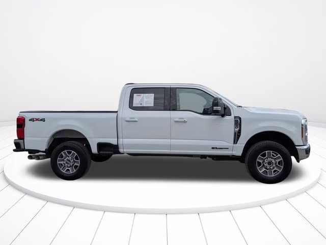 2024 Oxford White Ford Super Duty F-250 SRW Lariat 4X4 Truck