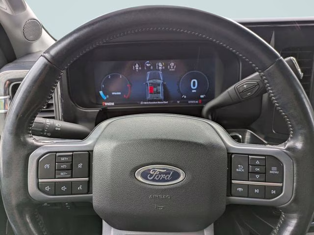 2024 Oxford White Ford Super Duty F-250 SRW Lariat 4X4 Truck