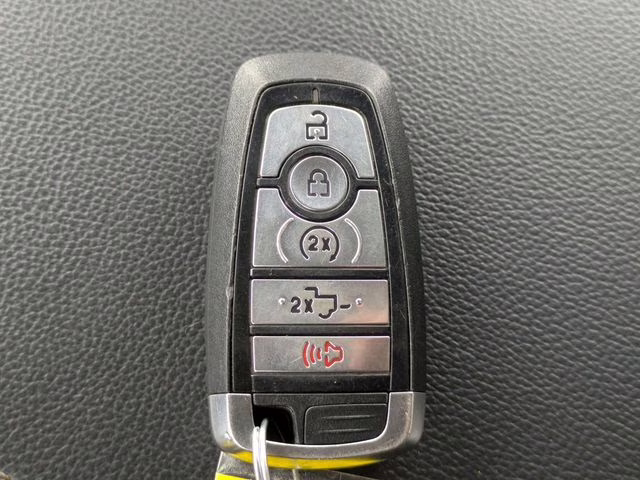 2024 Oxford White Ford Super Duty F-250 SRW Lariat 4X4 Truck