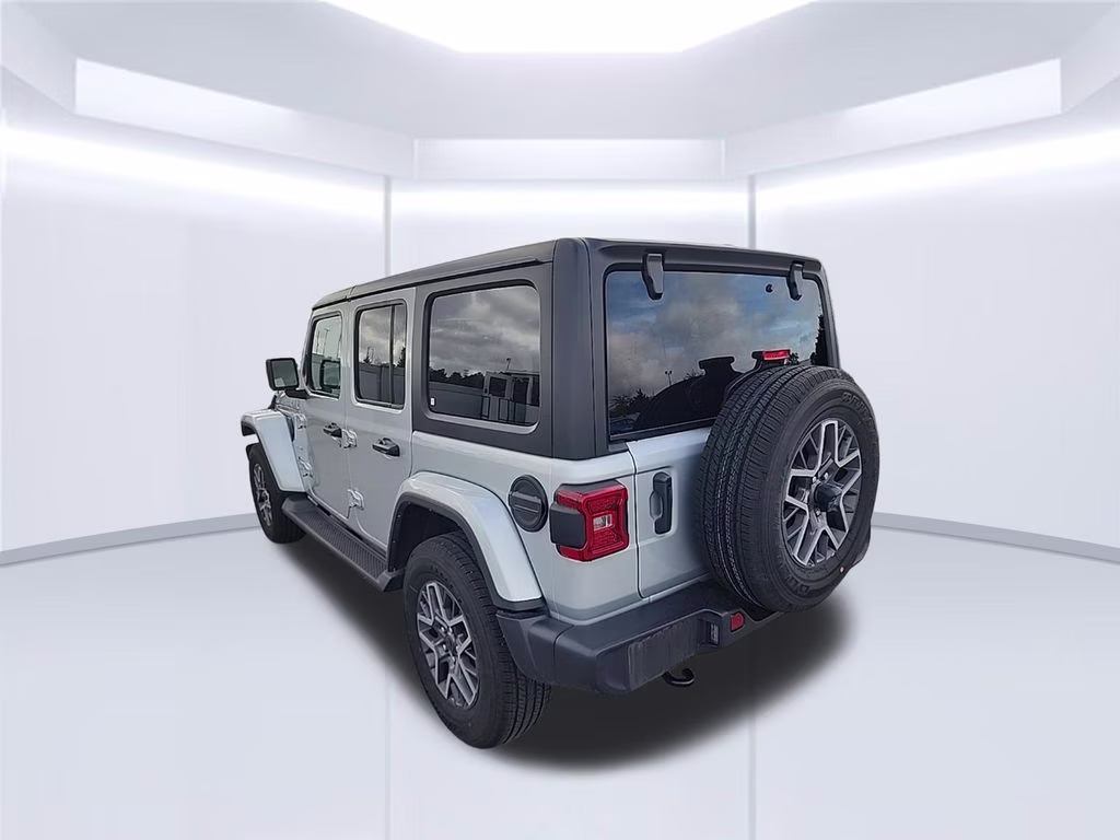 2024 Silver Zynith Clearcoat Jeep Wrangler Sahara 4X4 SUV
