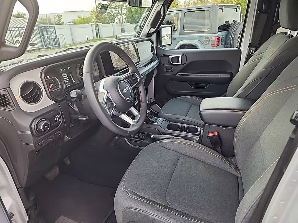 2024 Silver Zynith Clearcoat Jeep Wrangler Sahara 4X4 SUV
