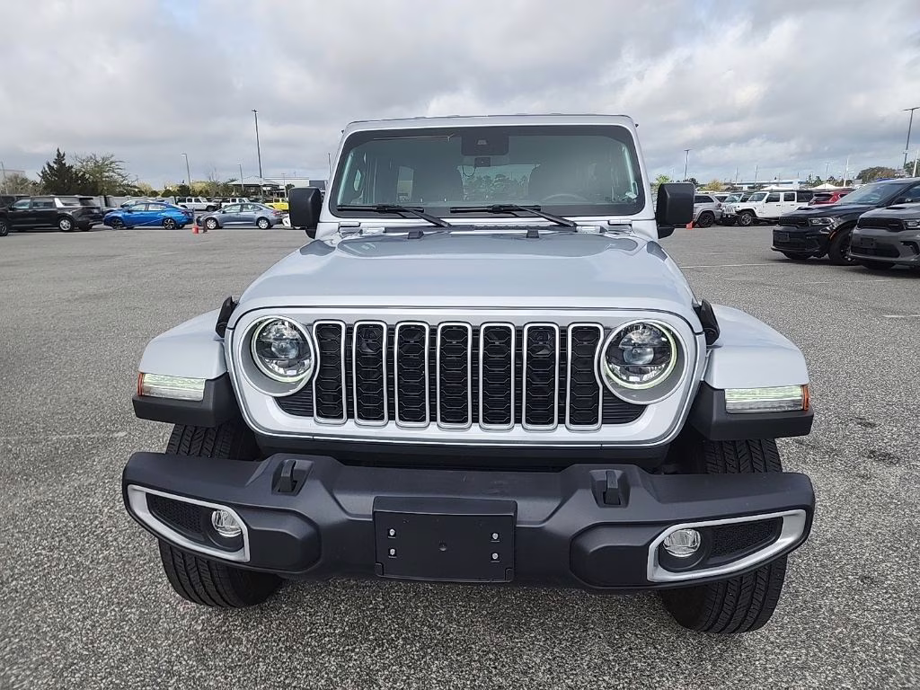 2024 Silver Zynith Clearcoat Jeep Wrangler Sahara 4X4 SUV