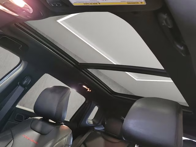 2023 Billet Silver Metallic Clearcoat Jeep Compass Trailhawk 4X4 SUV