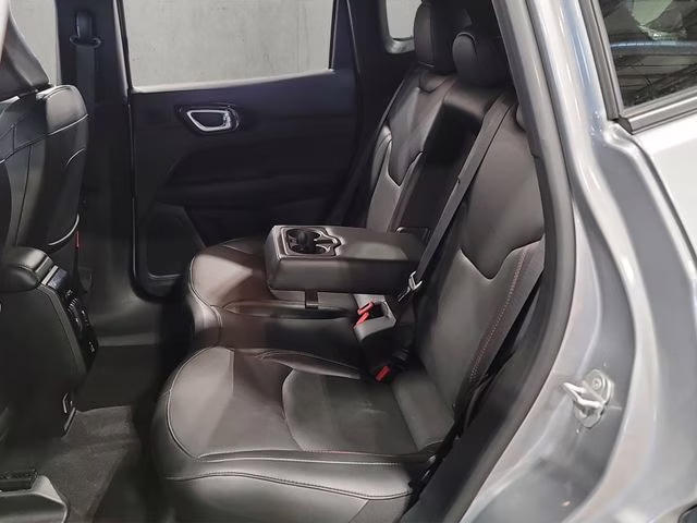 2023 Billet Silver Metallic Clearcoat Jeep Compass Trailhawk 4X4 SUV