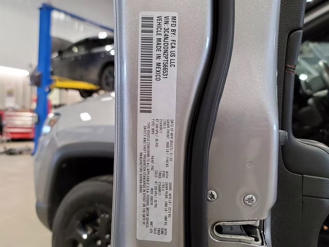 2023 Billet Silver Metallic Clearcoat Jeep Compass Trailhawk 4X4 SUV