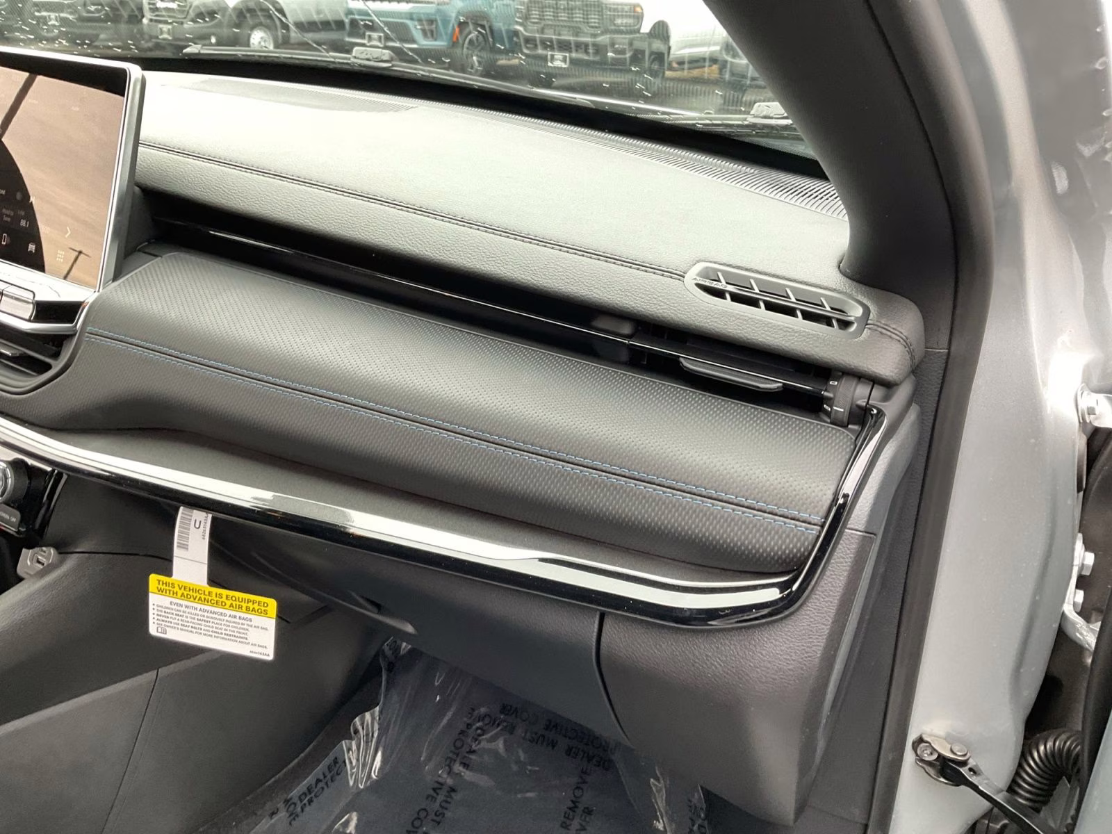 2026 Silver Zynith Metallic Clearcoat Jeep Compass Latitude 4X4 SUV