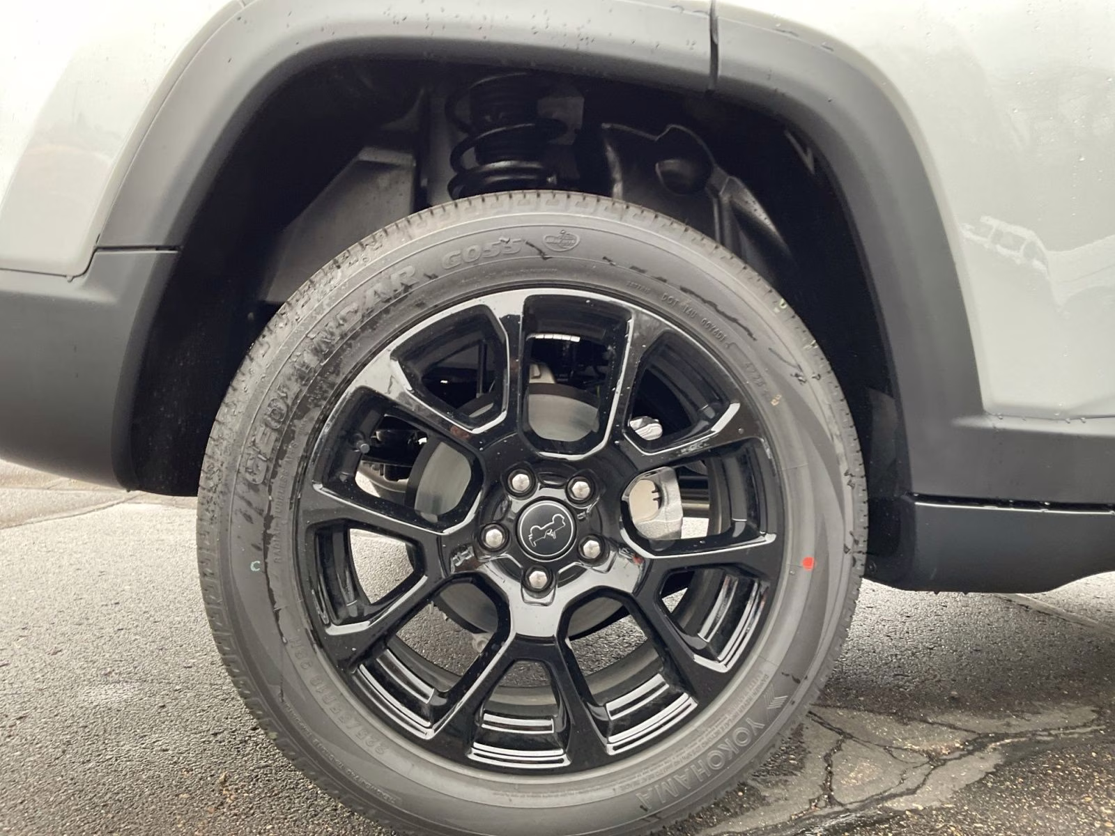 2026 Silver Zynith Metallic Clearcoat Jeep Compass Latitude 4X4 SUV