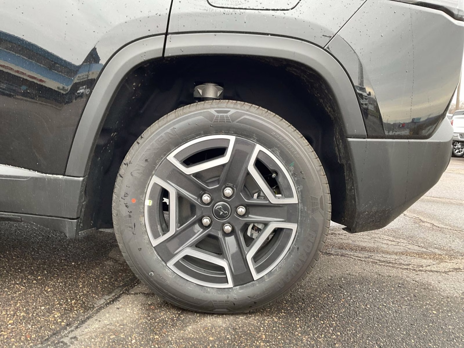 2026 Diamond Black Crystal Pearlcoat Jeep Cherokee Laredo 4X4 SUV