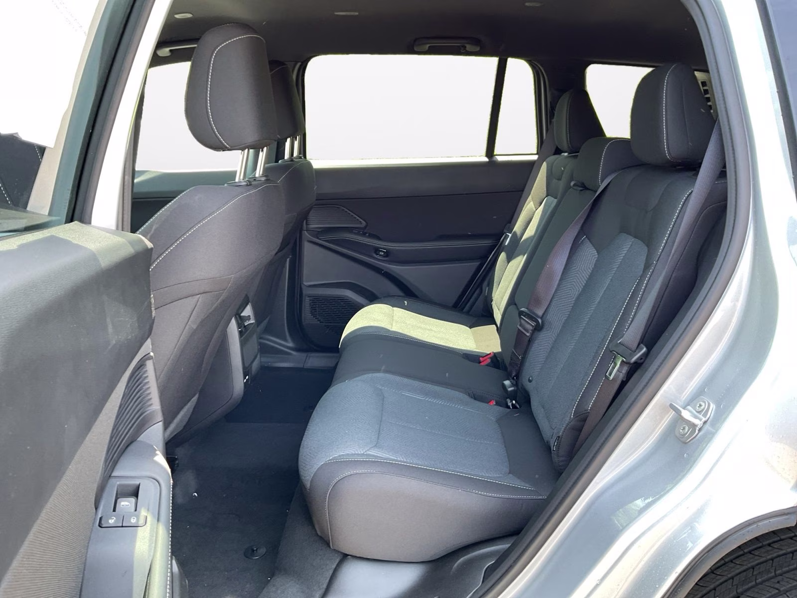2026 Silver Zynith Clearcoat Jeep Cherokee Laredo 4X4 SUV
