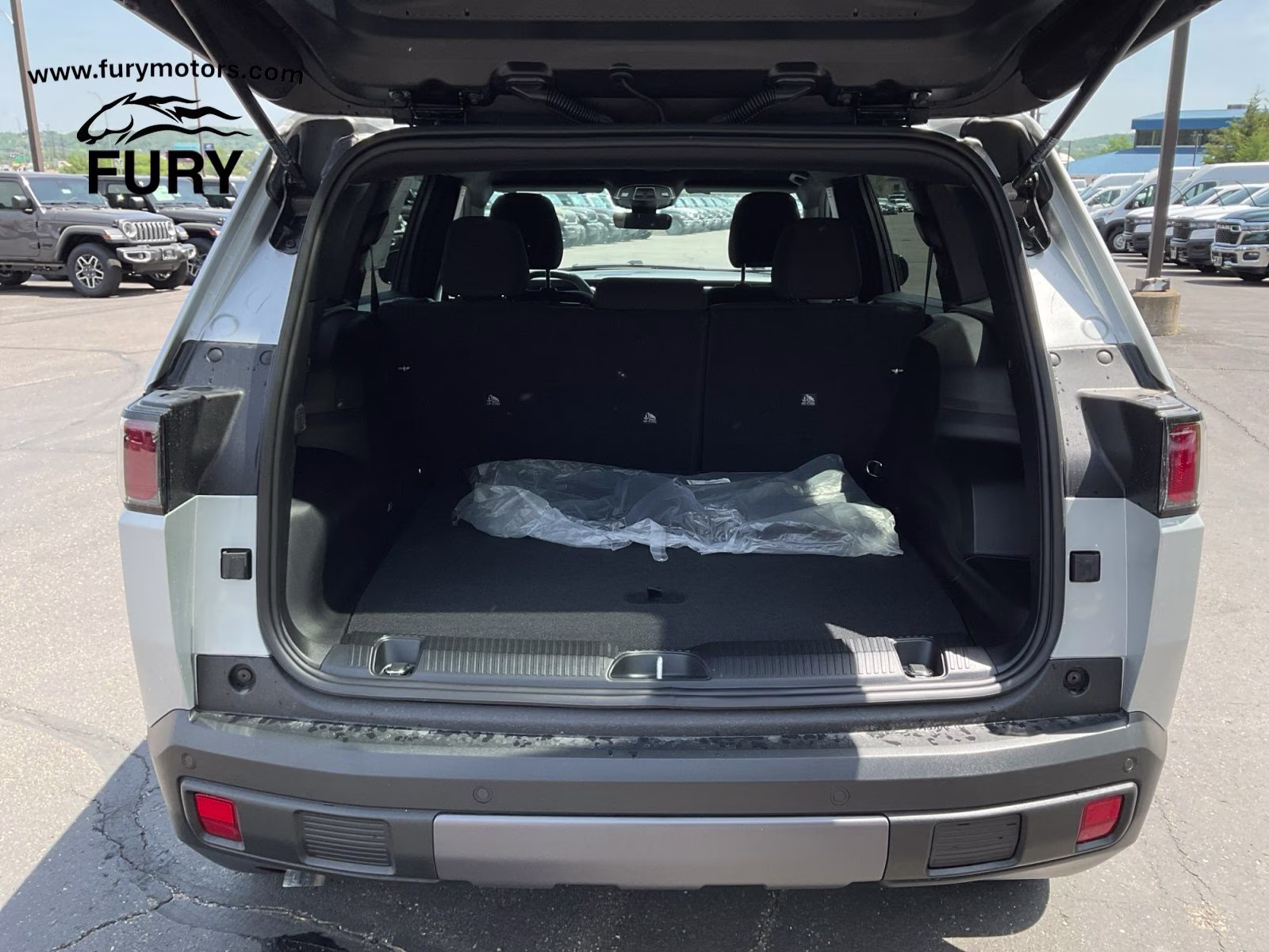 2026 Silver Zynith Clearcoat Jeep Cherokee Laredo 4X4 SUV
