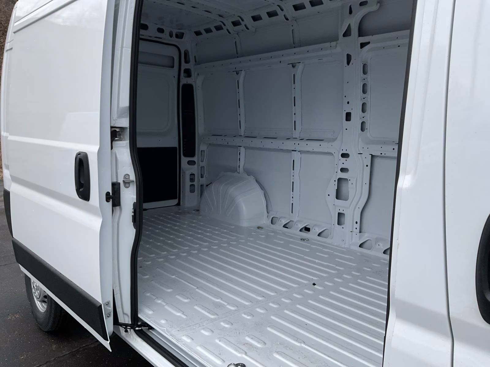 2026 Bright White Clearcoat Ram ProMaster 2500 High Roof FWD Van