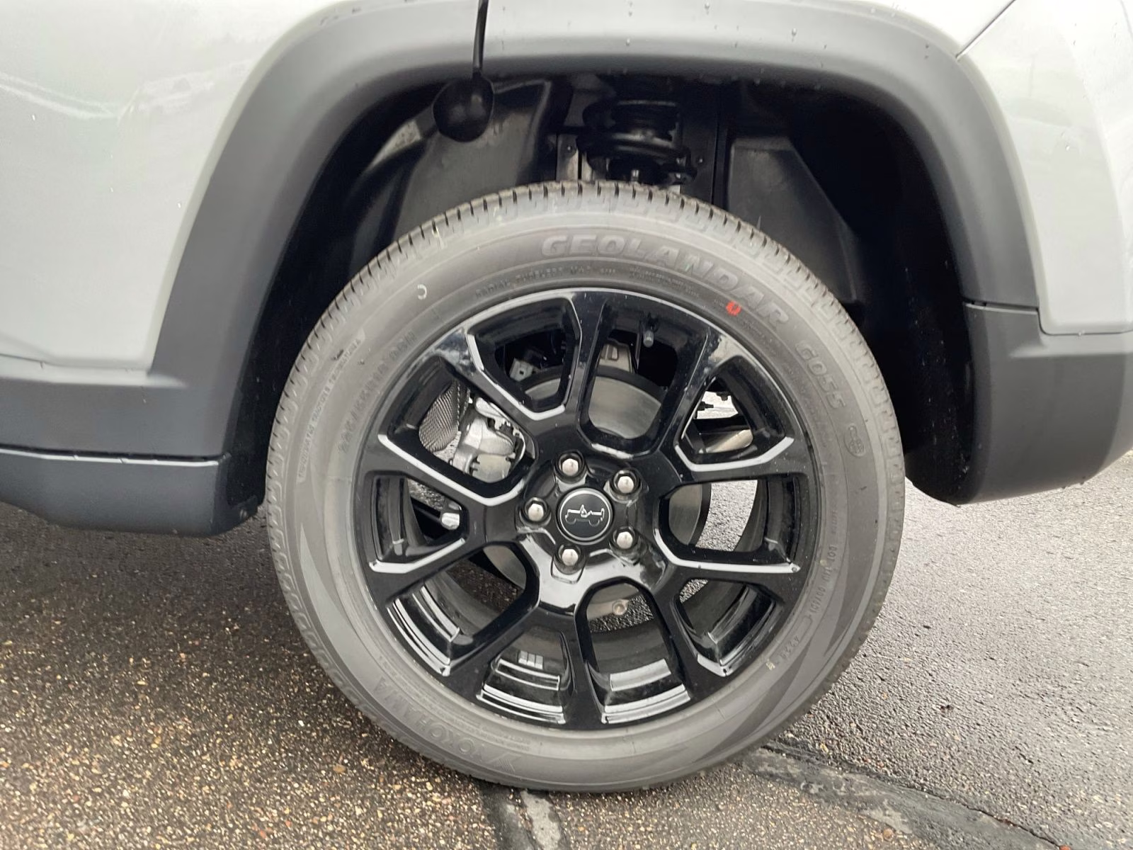 2026 Silver Zynith Metallic Clearcoat Jeep Compass Latitude 4X4 SUV