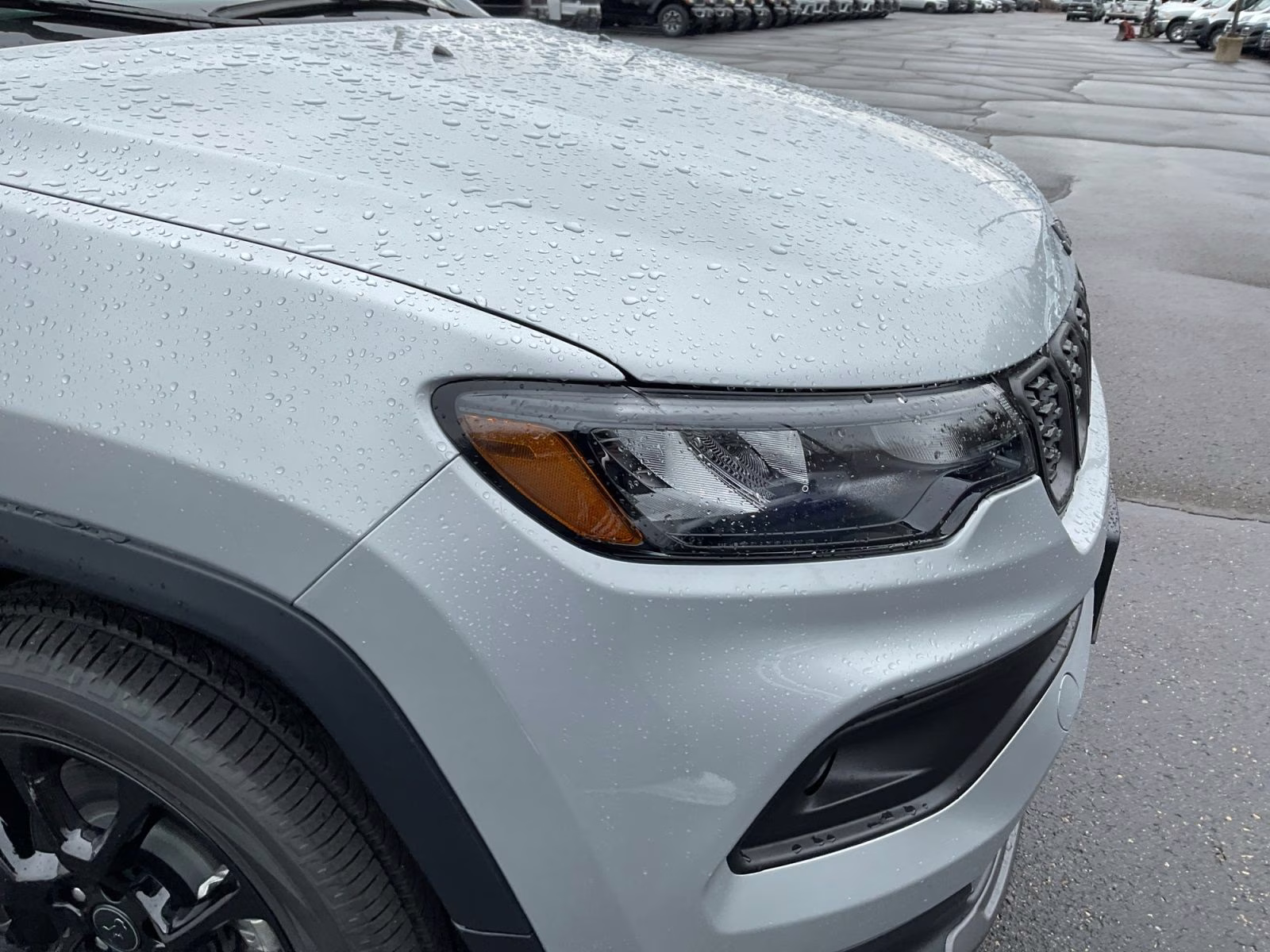 2026 Silver Zynith Metallic Clearcoat Jeep Compass Latitude 4X4 SUV